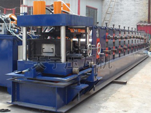 液壓驅(qū)動C型鋼設備